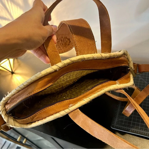 Moroccan Circle Basket Weaved Bag/Purse - Picture 6 of 10